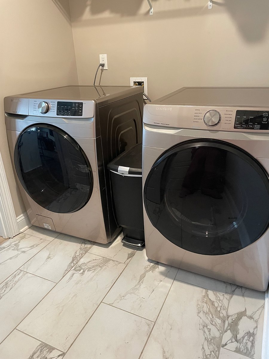 Washer and dryer/ laundry room