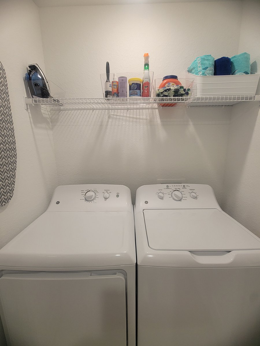 Washer/drier in second bathroom