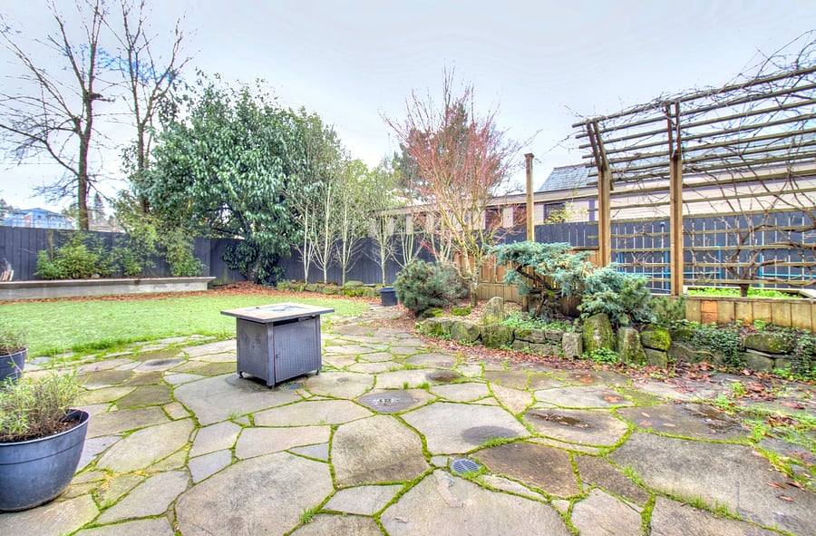 Shared yard.