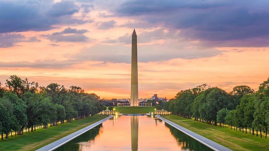 Downtown DC attractions a direct ride on the Metro or just an 8 minute drive.