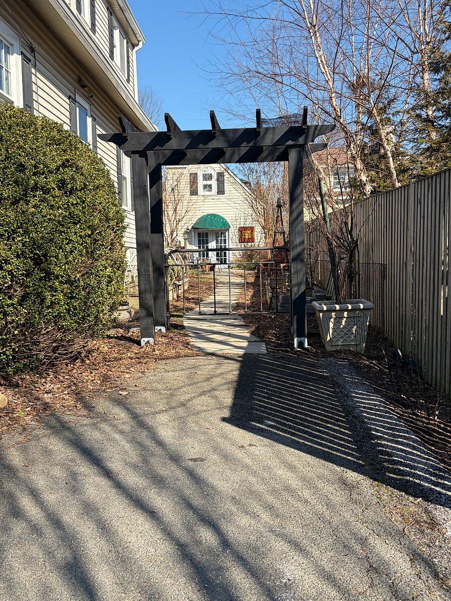 Off street parking, pathway to cottage