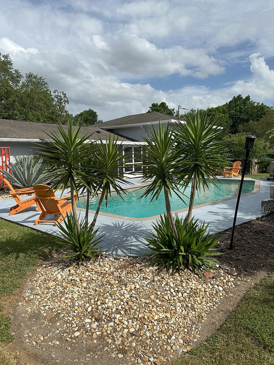 Resort style pool