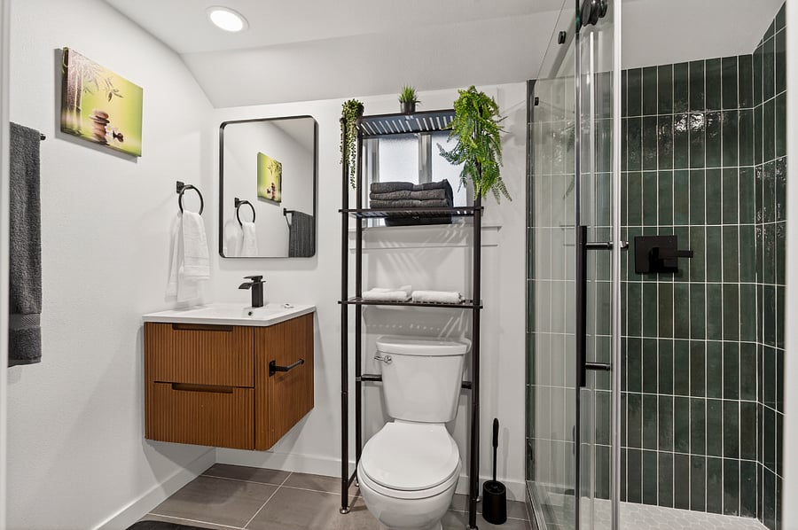 Nature-inspired bathroom with calming design