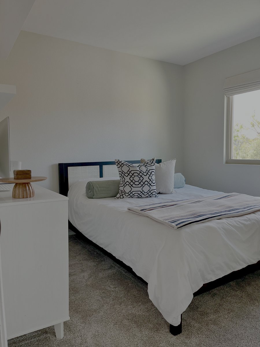 Guest Guest Bedroom