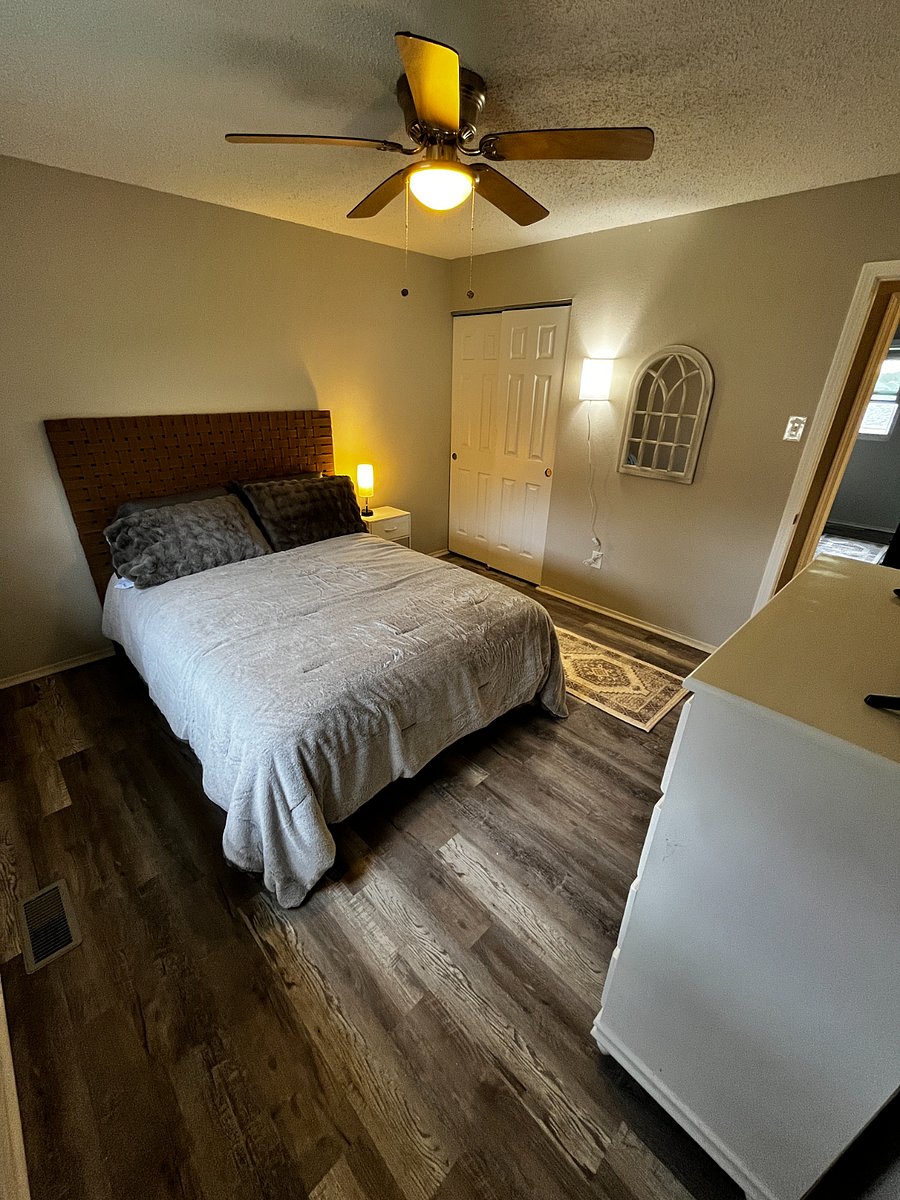 Bedroom 2 Queen