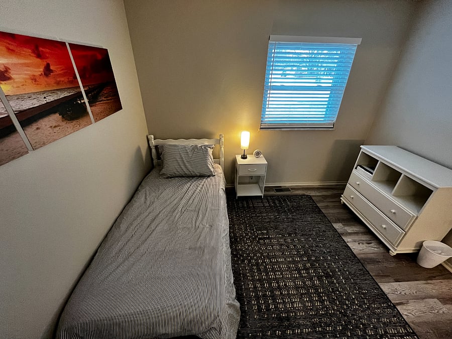 Bedroom 3, Twin