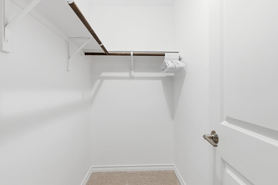 King Jr. Master Suite Walk-In Closet