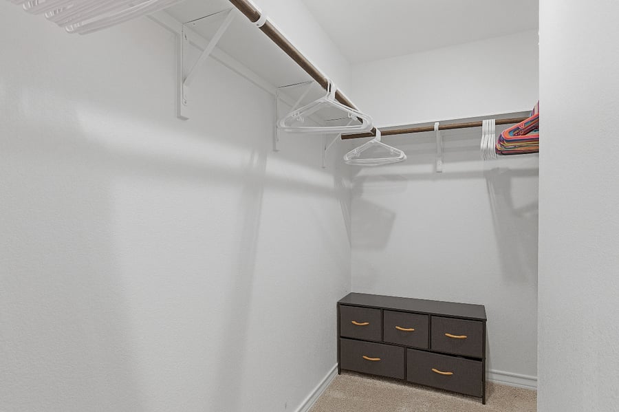 Master Suite Walk In Closet