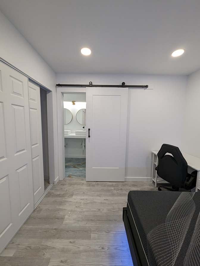 en-suite private bathroom in suite