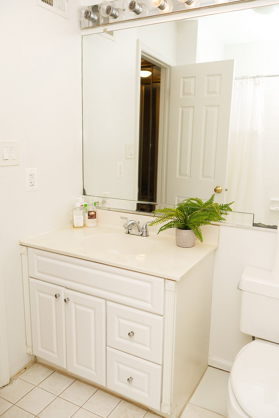 Bathroom Upper Room