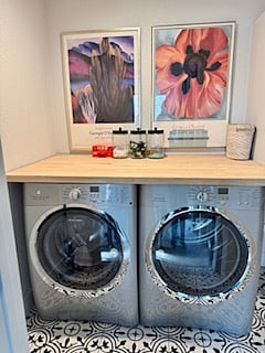 washer dryer on floor 2