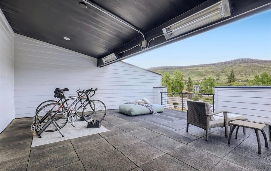 Rooftop deck (Bikes not included)