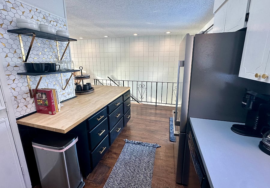 Tons of extra counterspace for food prep!