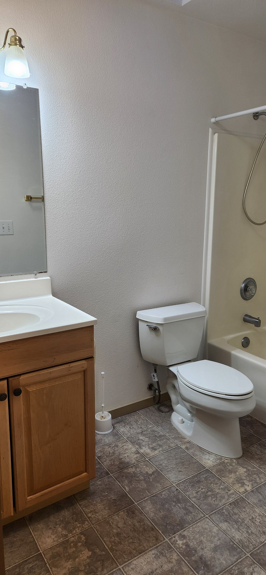 Full bathroom off the master bedroom.