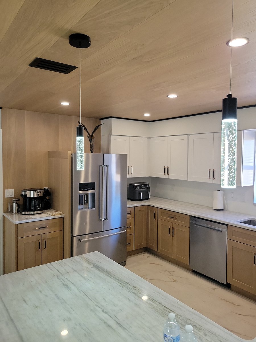 Kitchen & coffee bar