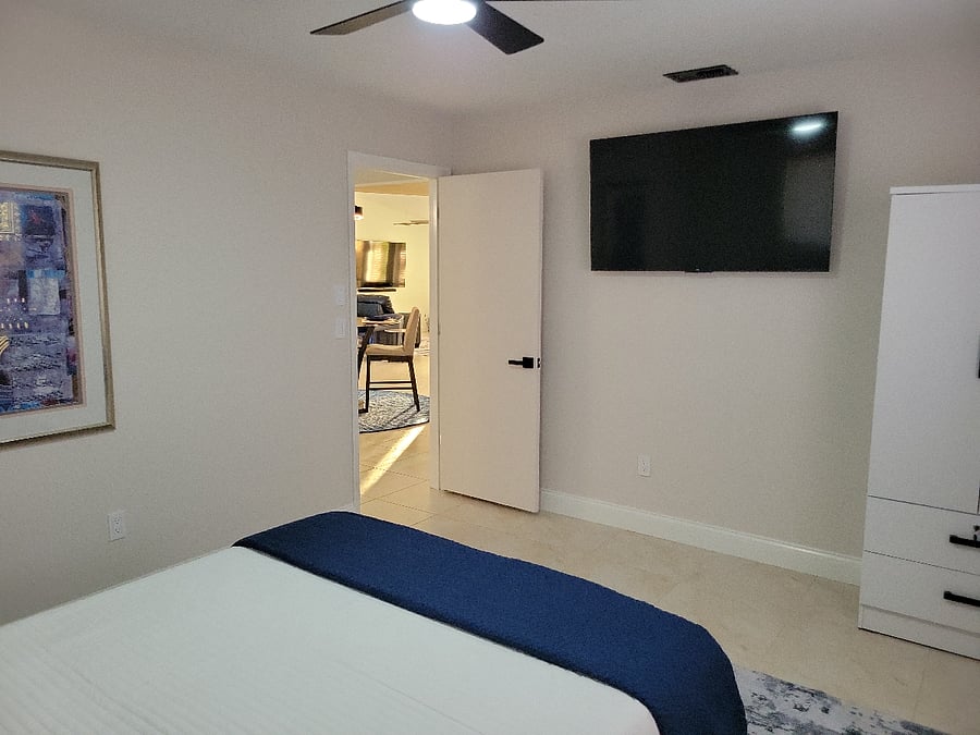Guest bedroom