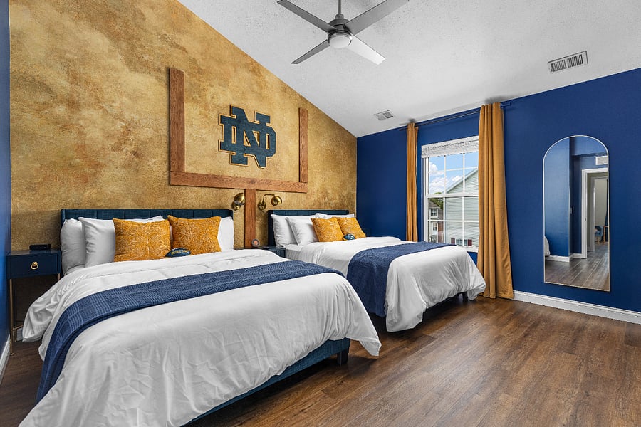 BR 1 - 3rd FL, 2 Queen Beds, Private Bath, Double Vanities, Tub/Shower Combo, Smart TV, & Walk-in Closet