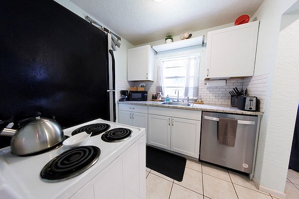 Furnished Finder property 966021_1 photo 7