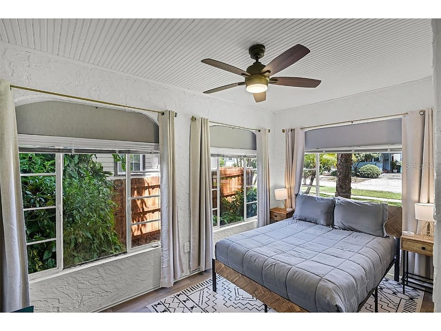 Second bedroom with Queen bed and desk