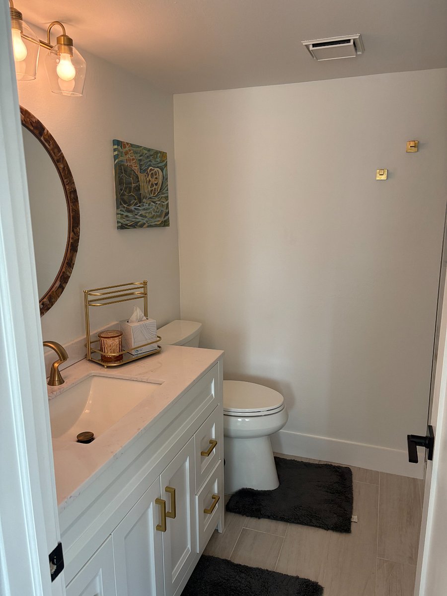 Main Bedroom Bathroom