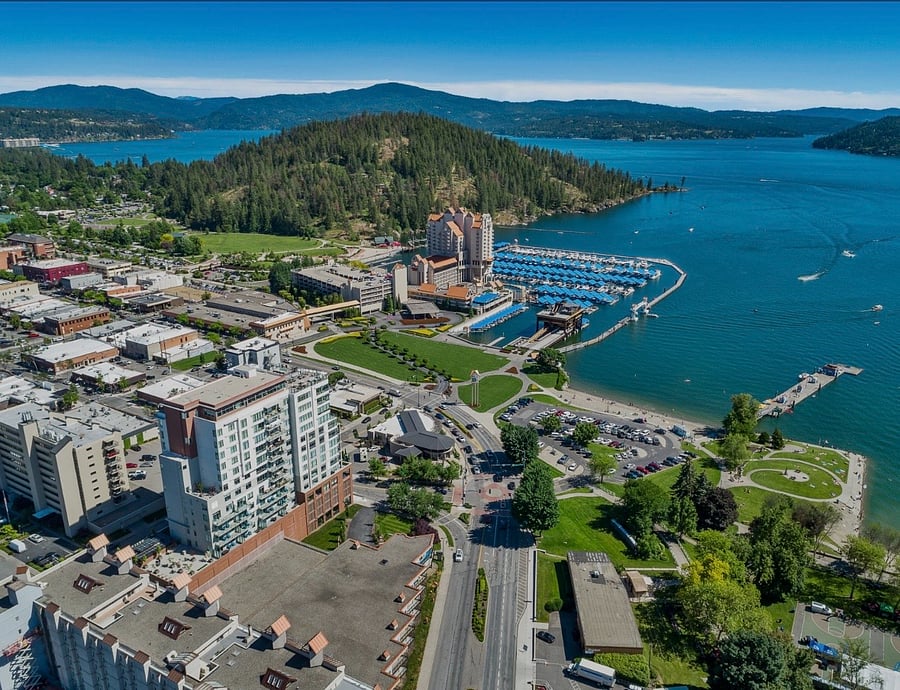 Downtown CDA 7 min walk 