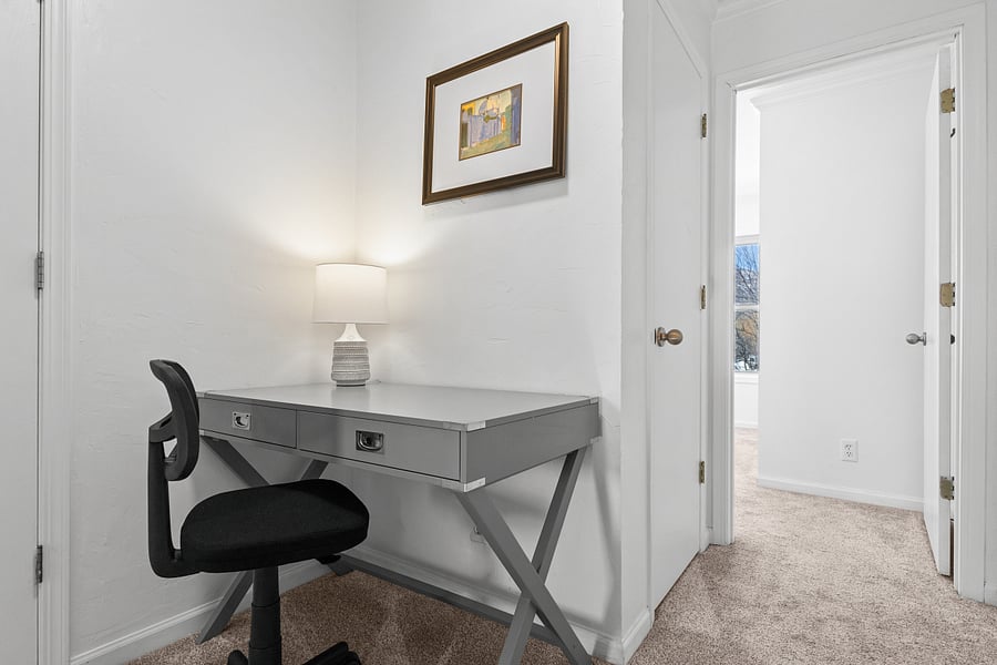 Second Level | Desk Workspace