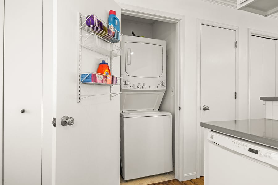 Laundry Closet | Washer and Dryer