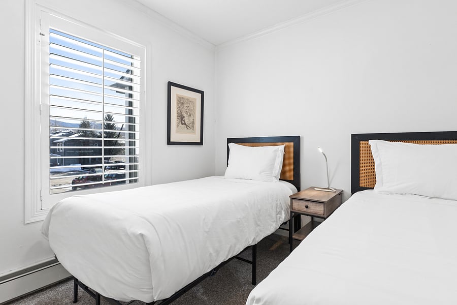 Bedroom 2 | Twin Beds