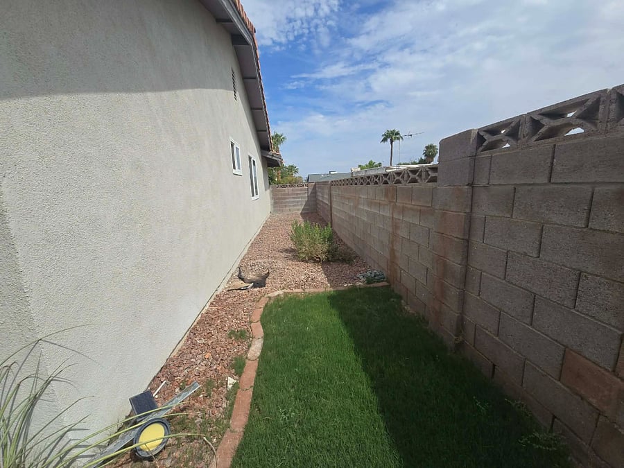 Side yard/wall