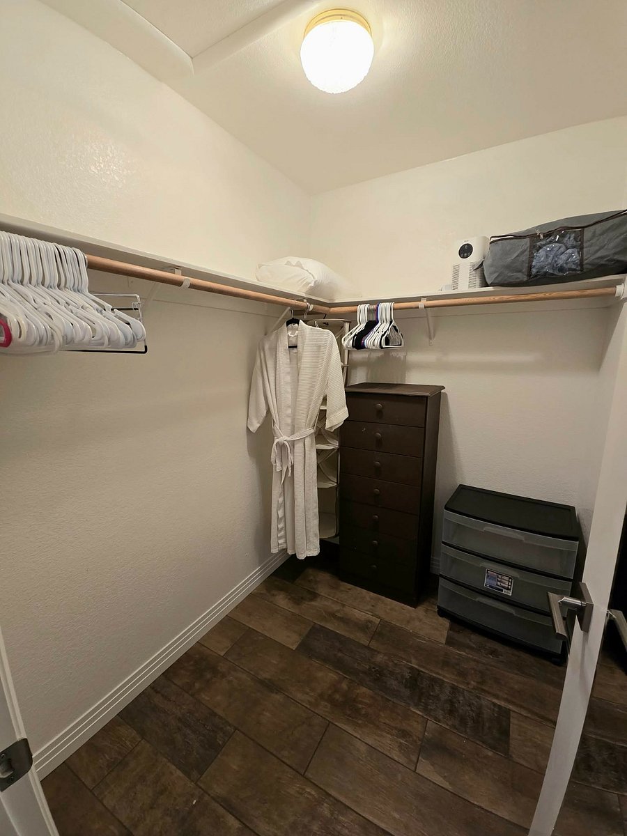 Master Bedroom Closet