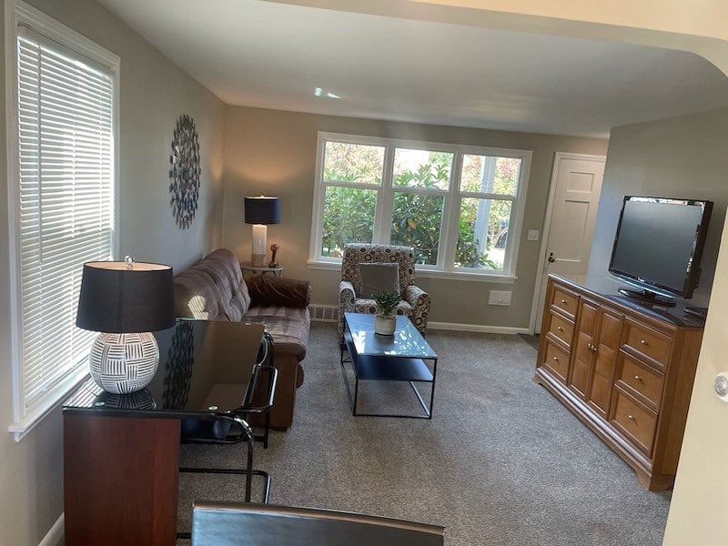 Living Room w/smart TV & computer desk