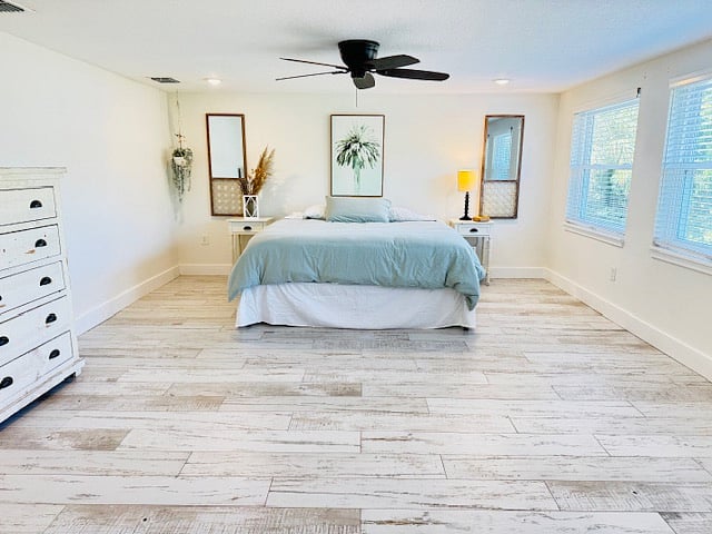 Master Bedroom. King Bed.