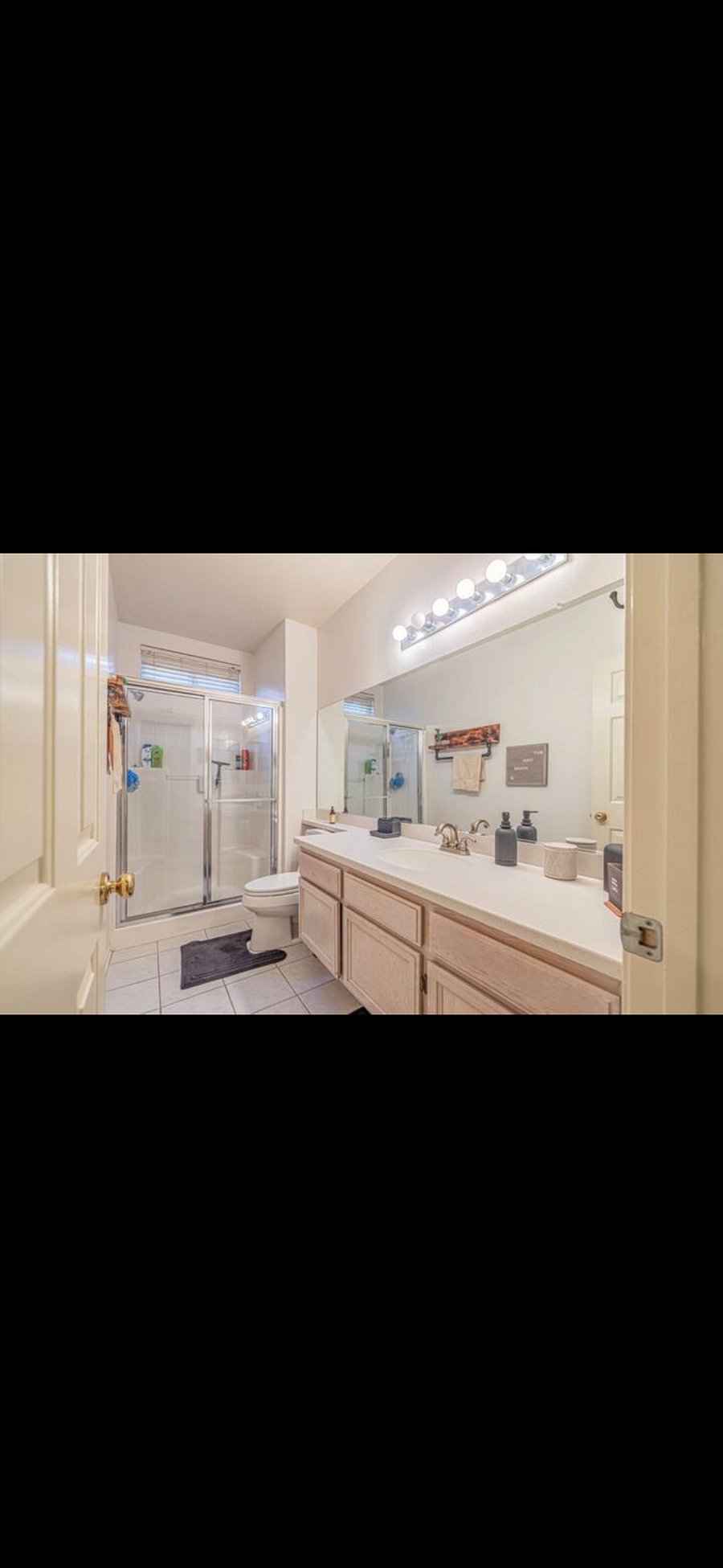 Downstairs bathroom 