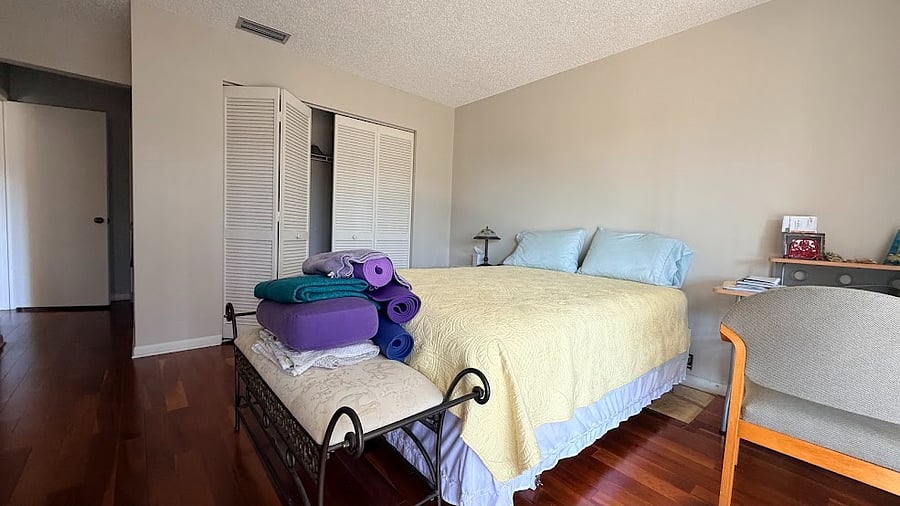 Guest Bedroom Attached to Lanai