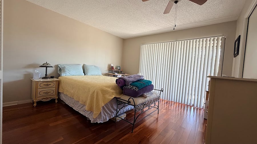 Guest Bedroom Attached to Lanai