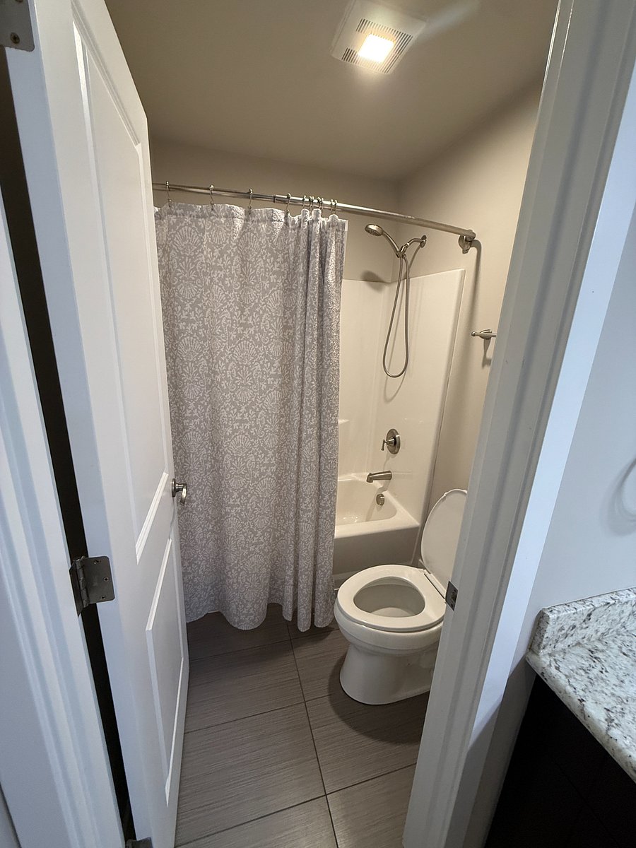 Upstairs shared bathroom.