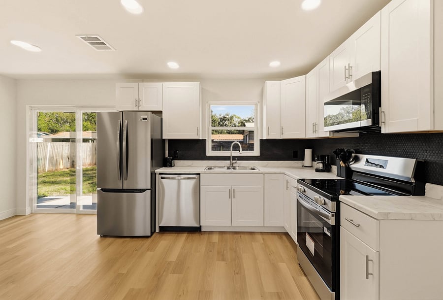 Enjoy full access to this bright, modern space featuring stainless steel appliances and tons of natural light. Its the perfect spot to cook, eat, and unwind.