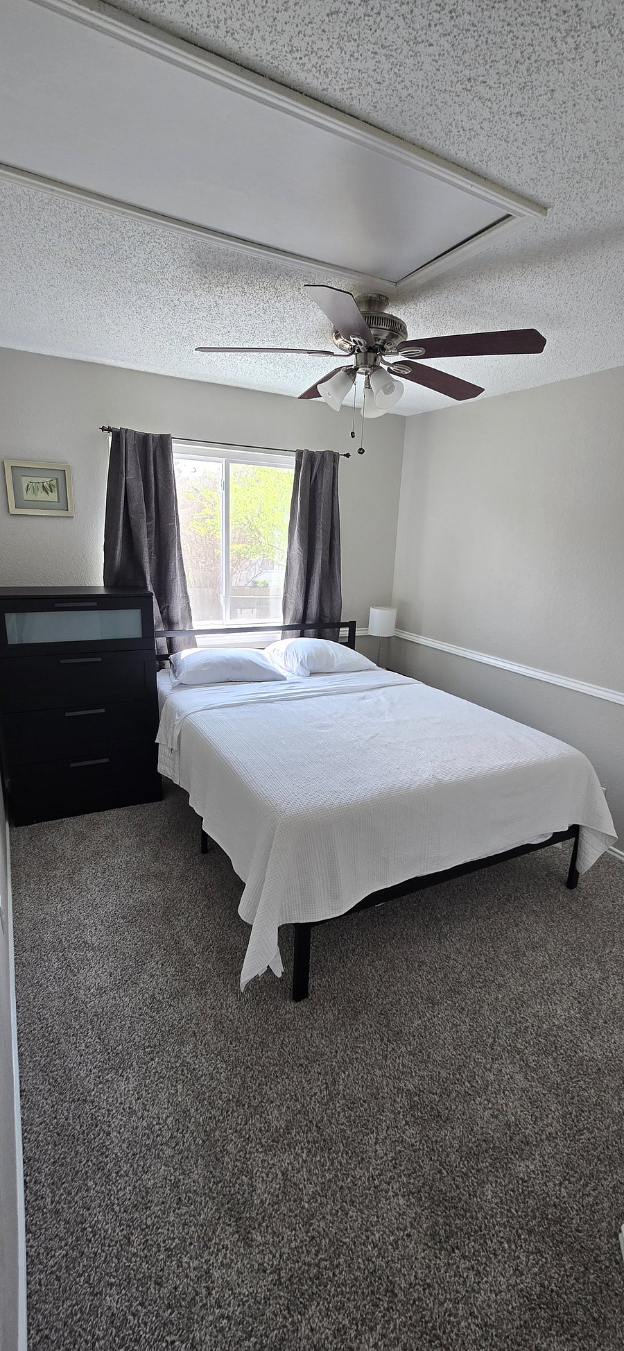 Guest bedroom
