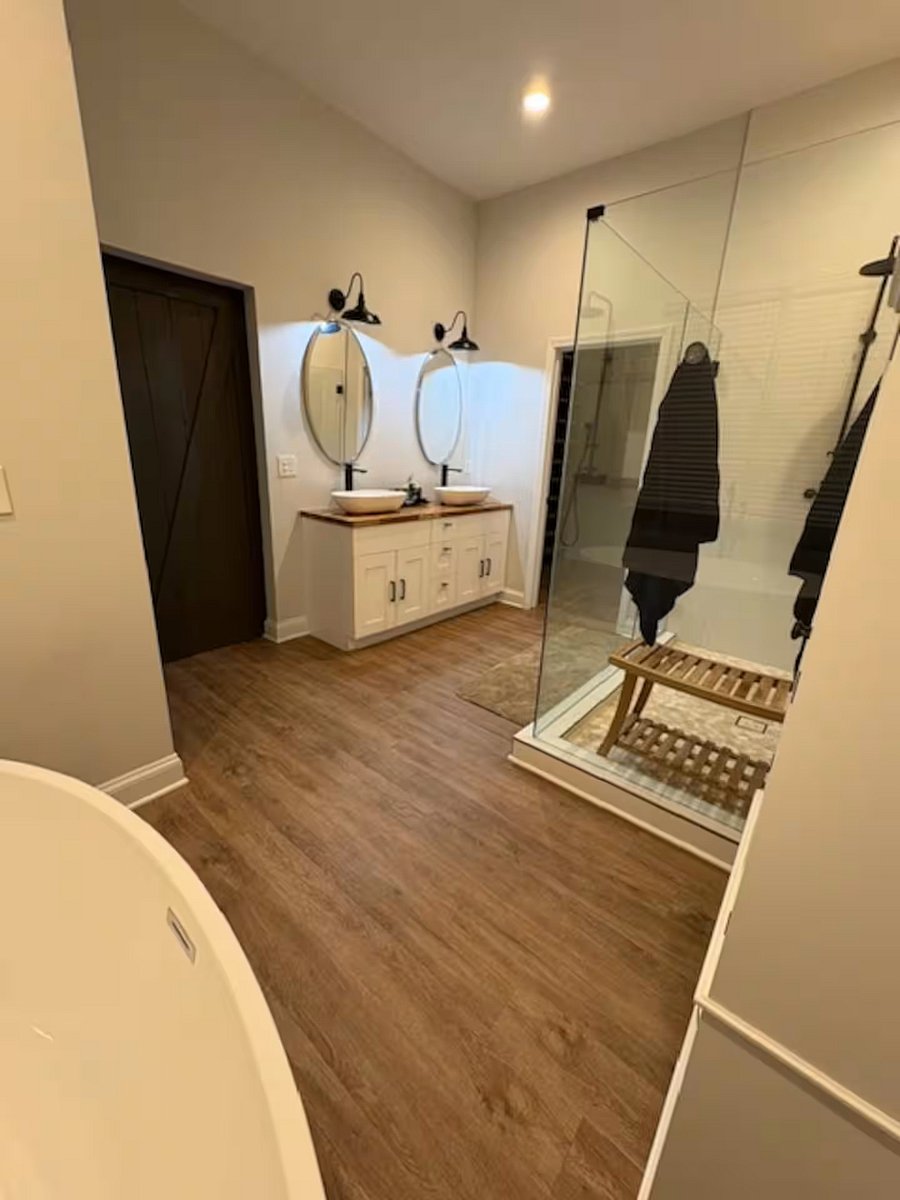 Primary - Ensuite
