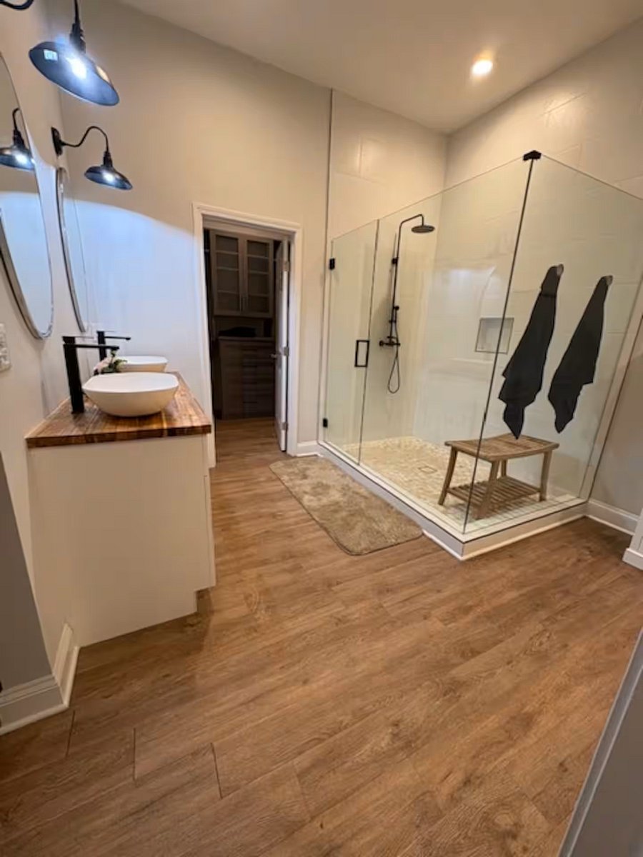 Primary - Ensuite