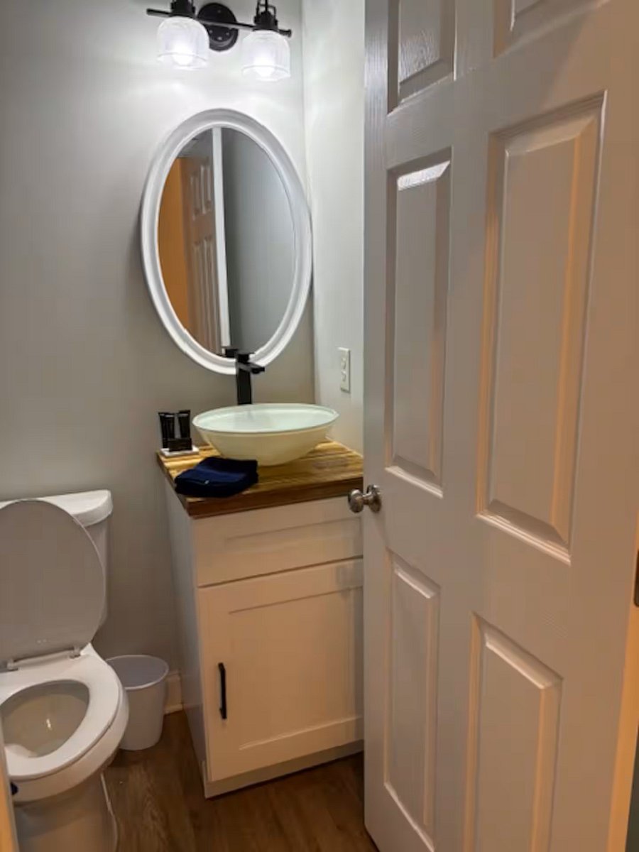 Bedroom 5 - Twin Suite Ensuite