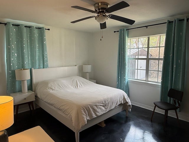 Jackson Queen Bedroom / TV / Closet / ceiling fan / chest drawer / black out curtains / Work desk