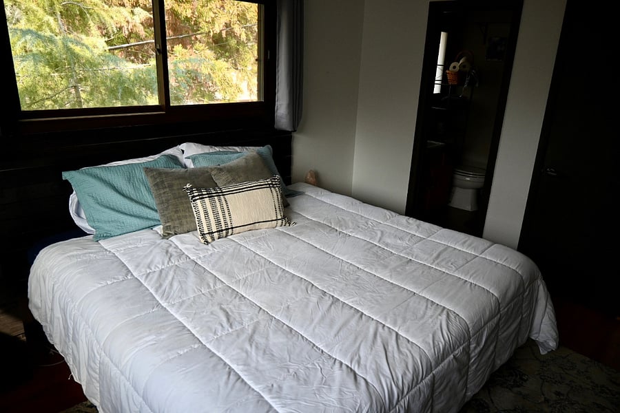 Master suite with full bathroom