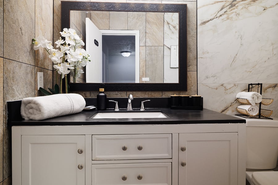 Full upstairs bathroom, sink and mirror viiew