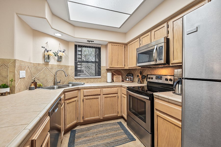 Fully equipped kitchen.