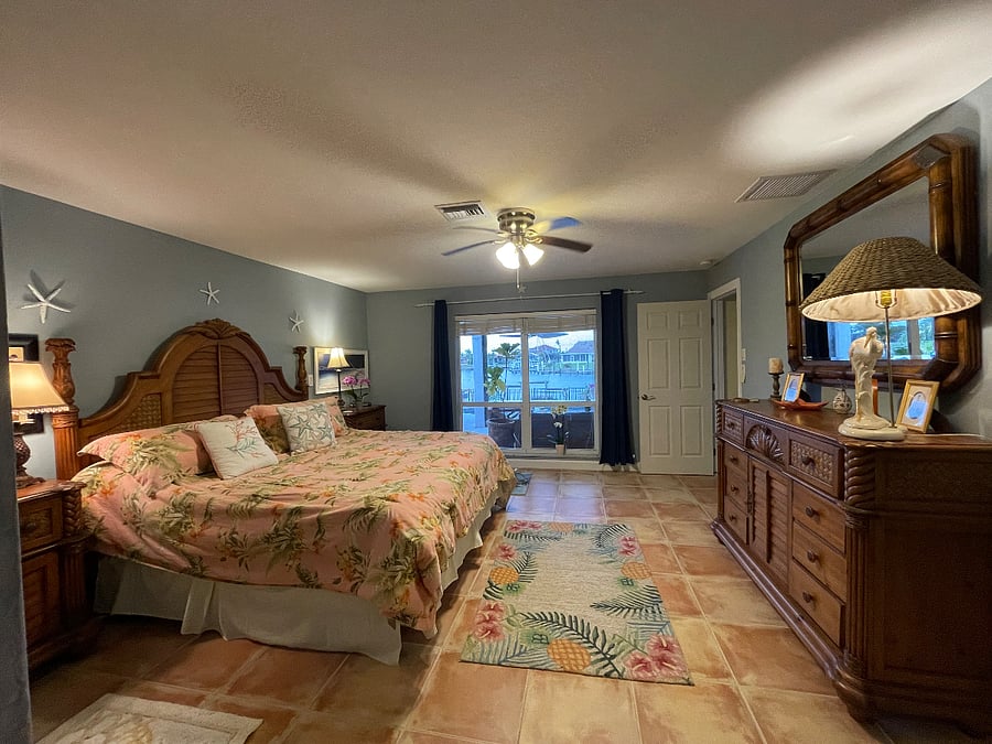 King size Tommy Bahama bedroom set makes you feel like youre in paradise!