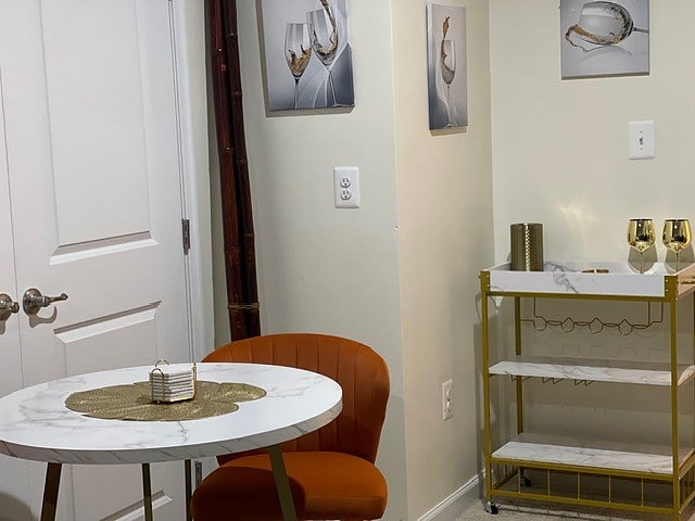 Dining area with bar