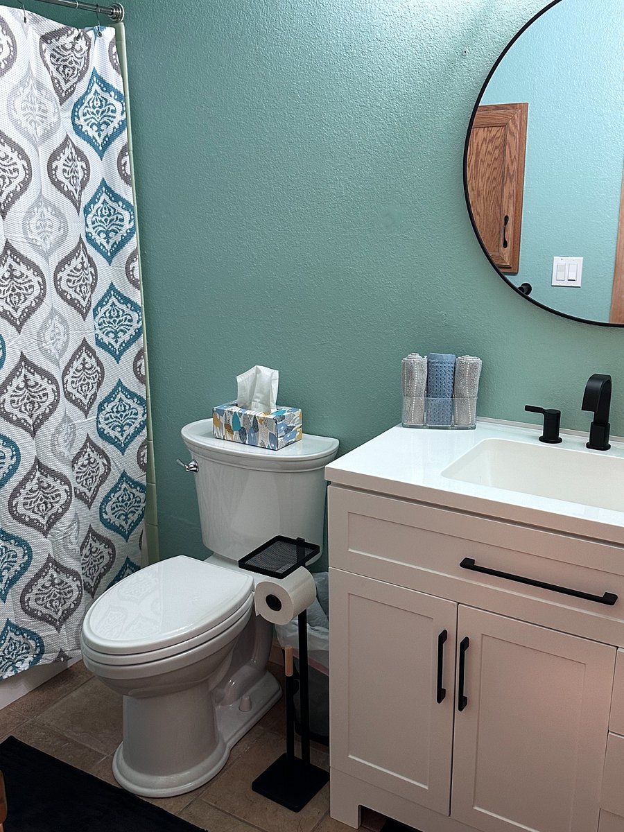 Lower level full bathroom