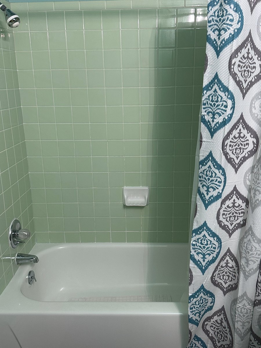 Lower level bath