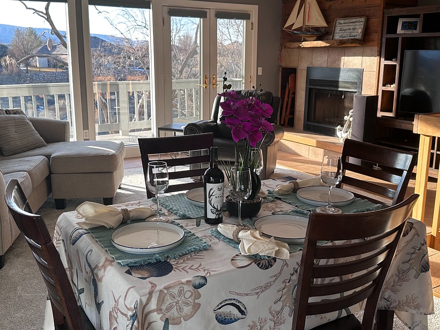 Dining & living room